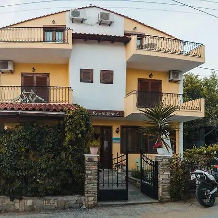 卡拉吉安尼斯酒店 2*